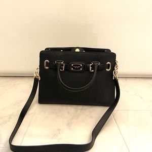 Michael Kors Black hand/cross body bag